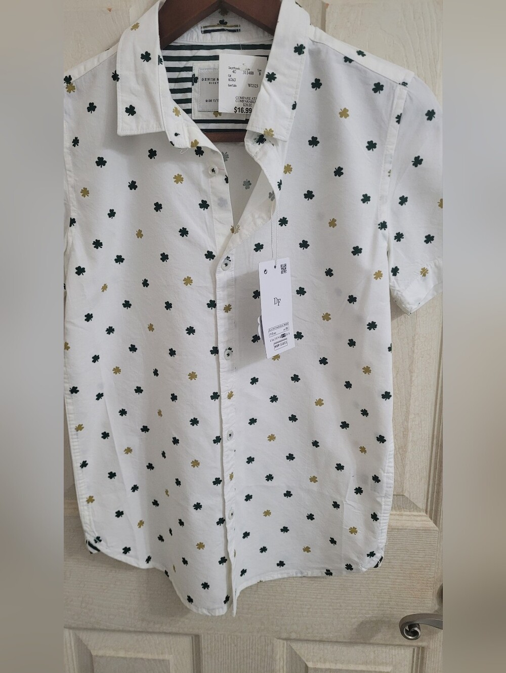 Denim & Flower White Short-Sleeve Button-Down with Green & Gold Clover Print